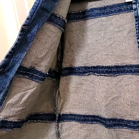 LIVE A LITTLE MEDIUM PIECED STRETCH JEAN JACKET BLUE DENIM CUFFED SLEEVE - Picture 6 of 9